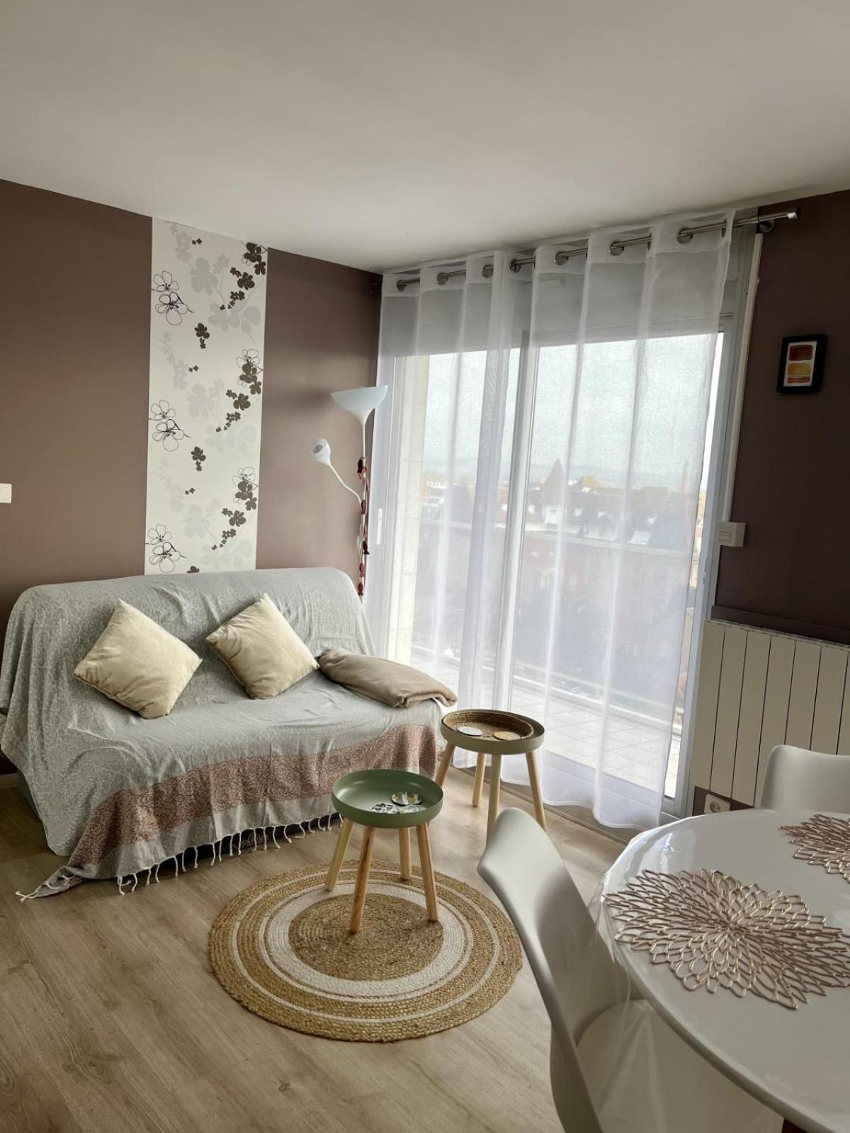 38m With Terrace Close To The Le Touquet